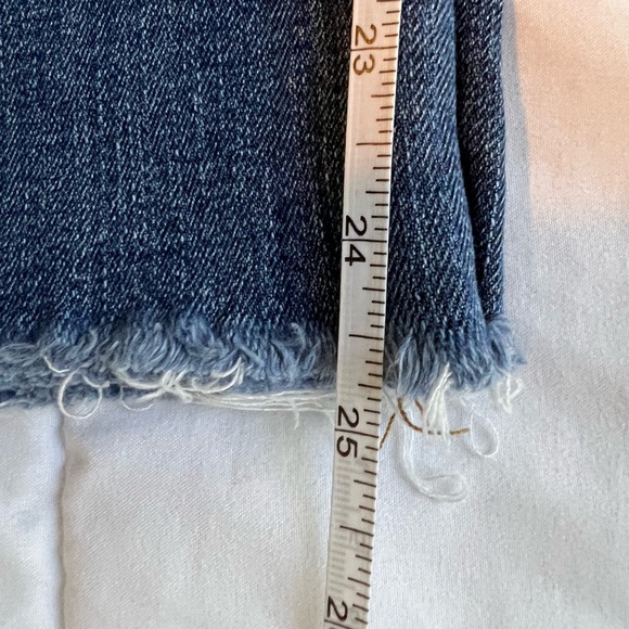 Banana Republic Women’s Raw Edge Girlfriend Denim Jeans - Picture 6 of 6